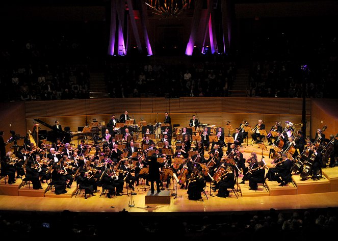 Gustavo Dudamel dirigiert das Los Angeles Philharmonic Orchestra - Filmfotos