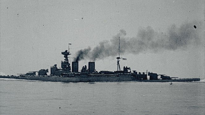How the Bismarck Sank HMS Hood - Kuvat elokuvasta