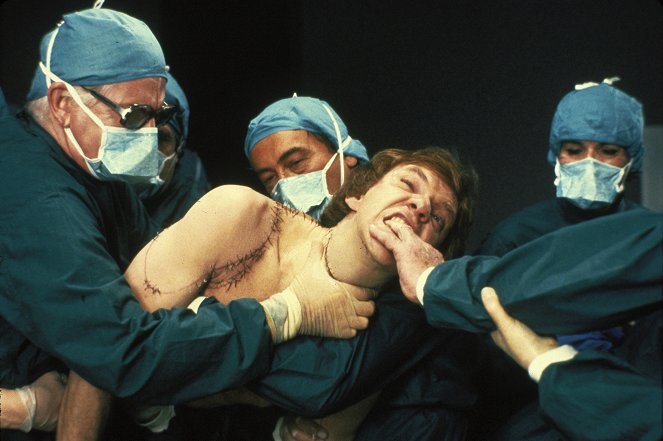 Britannia Hospital - De la película - Malcolm McDowell