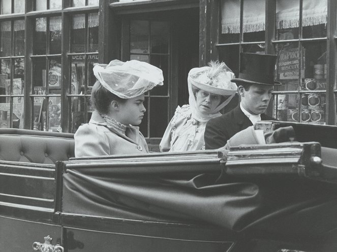 A Room with a View - Photos - Helena Bonham Carter