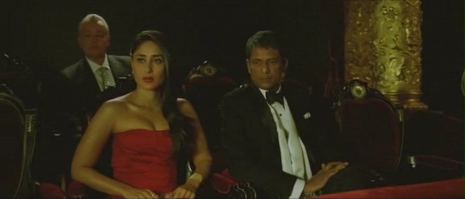 Agent Vinod - Z filmu - Kareena Kapoor, Adil Hussain