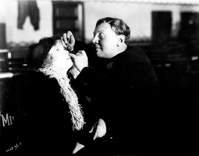 The Way of All Flesh - Photos - Phyllis Haver, Emil Jannings
