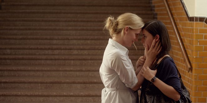 Pocałuj mnie - Z filmu - Liv Mjönes, Ruth Vega Fernandez