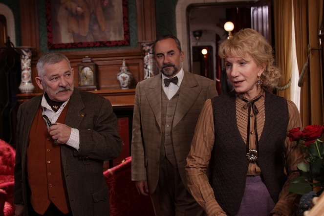 Vraždy podle Agathy Christie - Série 1 - Agatha Christie: Malé vraždy v rodine: Príliv a odliv - Z filmu