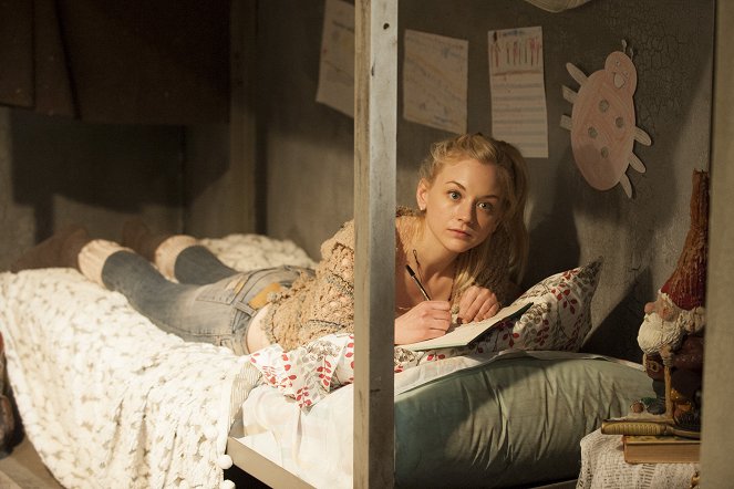 The Walking Dead - Season 4 - 30 Days Without an Accident - Van film - Emily Kinney
