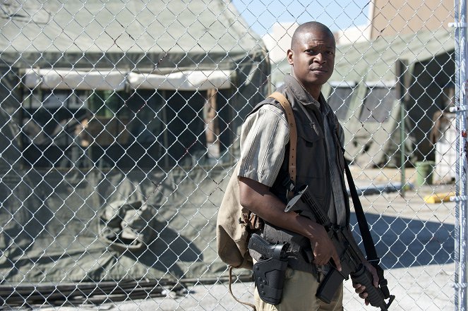 The Walking Dead - Season 4 - 30 Days Without an Accident - Van film - Lawrence Gilliard Jr.
