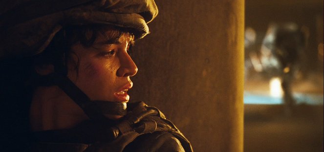 Světová invaze - Z filmu - Michelle Rodriguez