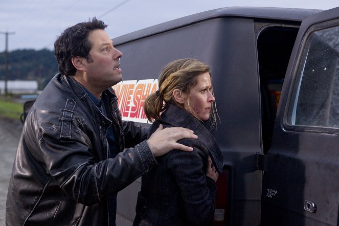 End of the World - Photos - Greg Grunberg, Caroline Cave