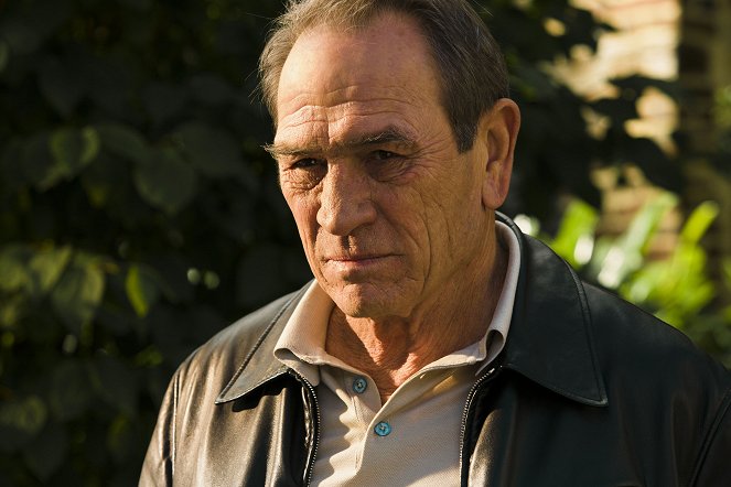 The Family - Photos - Tommy Lee Jones