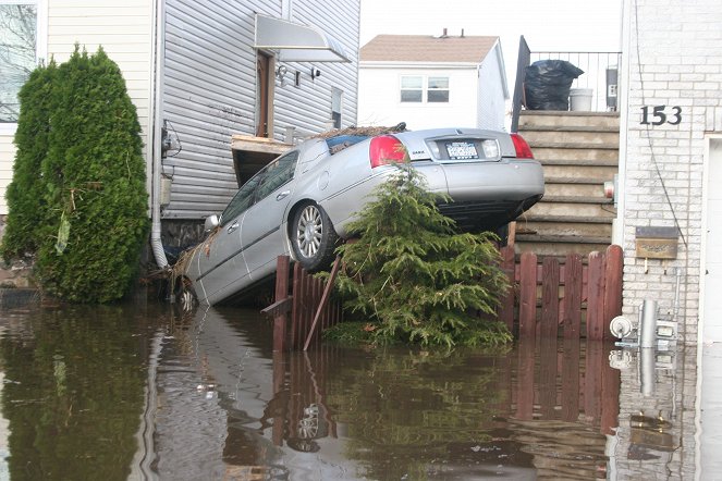 Hurricane Sandy: The Storm That Shook America - Van film