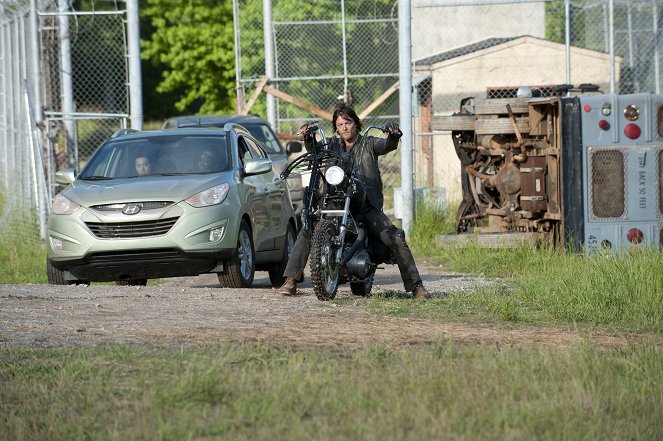 The Walking Dead - 30 Days Without an Accident - Van film - Norman Reedus