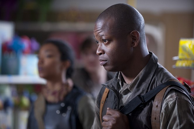 The Walking Dead - 30 Days Without an Accident - Van film - Lawrence Gilliard Jr.