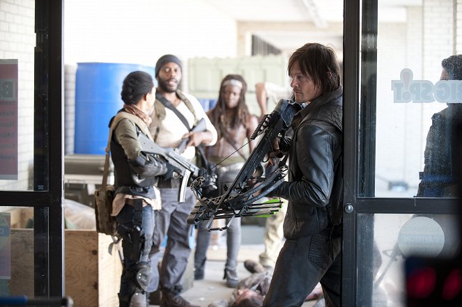 The Walking Dead - 30 Days Without an Accident - Photos - Norman Reedus