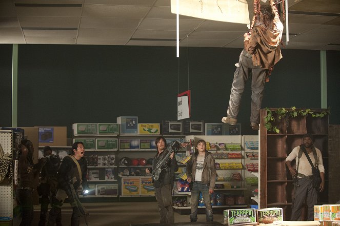 The Walking Dead - 30 Days Without an Accident - Photos - Steven Yeun, Norman Reedus, Kyle Gallner, Chad L. Coleman