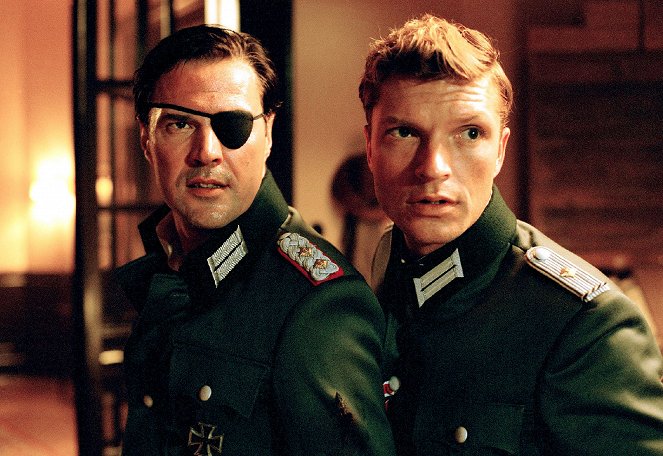 Plukovník Stauffenberg - Z filmu - Sebastian Koch, Hardy Krüger Jr.