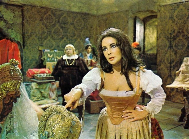 William Shakespeare's The Taming of the Shrew - Photos - Elizabeth Taylor
