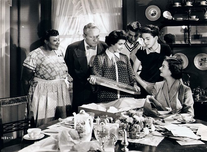Father of the Bride - Van film - Marietta Canty, Spencer Tracy, Elizabeth Taylor, Tom Irish, Russ Tamblyn, Joan Bennett