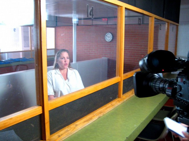 Women Behind Bars - Kuvat elokuvasta