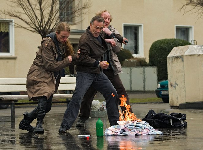 Tatort - Season 38 - Die Blume des Bösen - Film - Klaus J. Behrendt