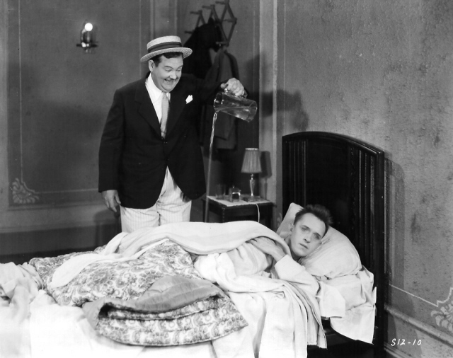 Early to Bed - Z filmu - Oliver Hardy, Stan Laurel