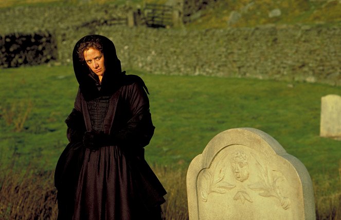 Wuthering Heights - Photos - Janet McTeer