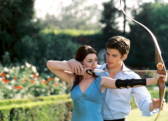The Princess Diaries 2: Royal Engagement - Photos - Anne Hathaway, Chris Pine