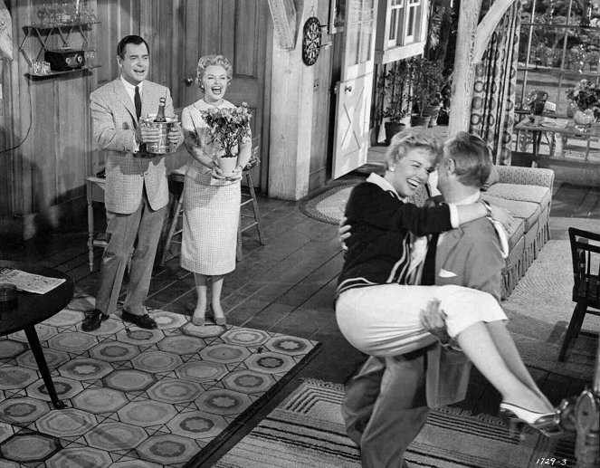 Mi marido se divierte - De la película - Gig Young, Elisabeth Fraser, Doris Day