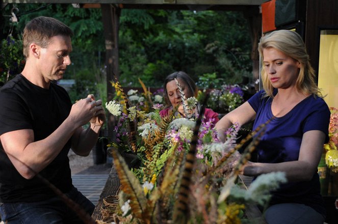 The Bouquet - Do filme - Michael Shanks, Nicola Cavendish, Kristy Swanson