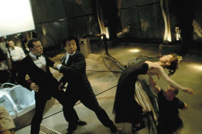 The Tuxedo - Van de set - Jackie Chan, Jennifer Love Hewitt