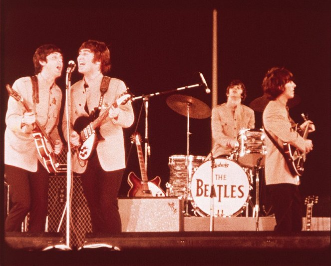 The Beatles at Shea Stadium - Filmfotos - Paul McCartney, John Lennon, Ringo Starr, George Harrison