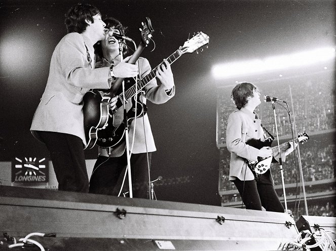 The Beatles at Shea Stadium - Filmfotos - Paul McCartney, George Harrison, John Lennon