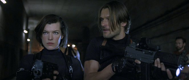 Resident Evil 5: Odveta - Z filmu - Milla Jovovich, Johann Urb