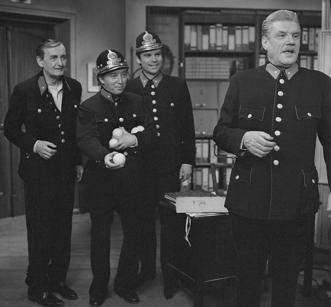 Velká policejní pohádka - De la película - Zdeněk Řehoř, Stanislav Fišer, Petr Štěpánek, Jaroslav Moučka