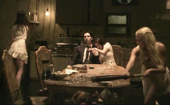 Marilyn Manson - No Reflection - Van film