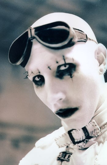 Marilyn Manson - The Beautiful People - Van film