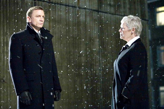 007 - Quantum of Solace - Do filme - Daniel Craig, Judi Dench