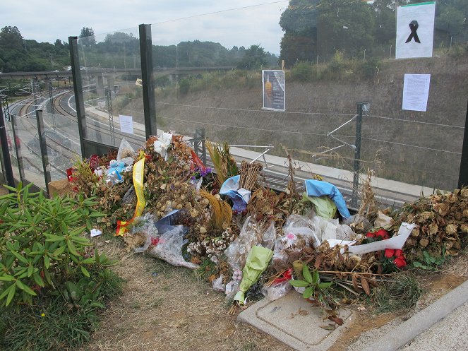 Spain´s Worst Rail Disaster - Photos