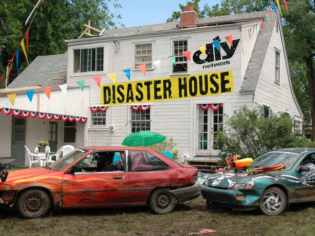 Disaster House - Z filmu