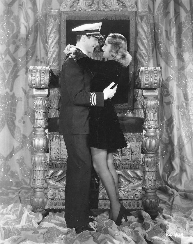 The King and the Chorus Girl - Filmfotos - Fernand Gravey, Joan Blondell