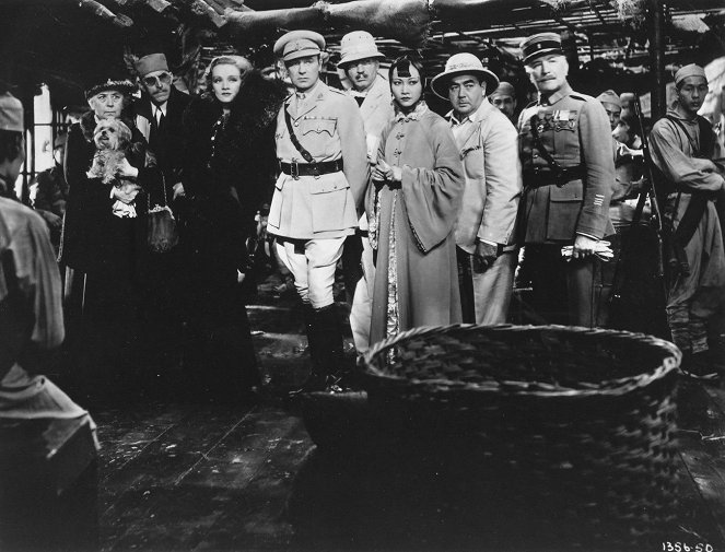 Szanghaj Ekspres - Z filmu - Marlene Dietrich, Clive Brook, Anna May Wong, Eugene Pallette