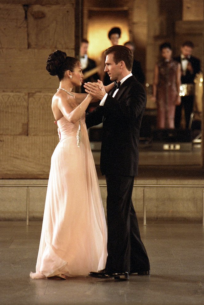 Krásná pokojská - Z filmu - Jennifer Lopez, Ralph Fiennes