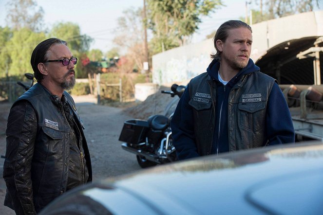Sons of Anarchy - Photos - Tommy Flanagan, Charlie Hunnam