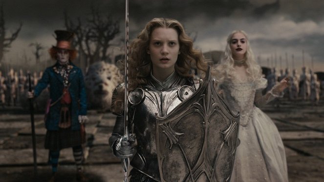 Alice im Wunderland - Filmfotos - Johnny Depp, Mia Wasikowska, Anne Hathaway