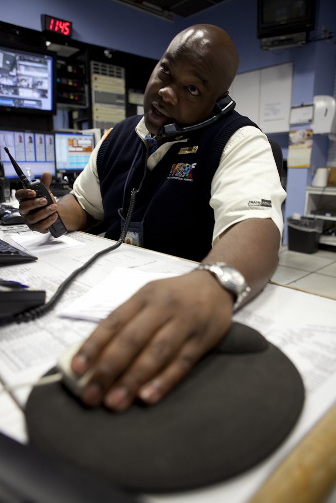 Airport 24/7: Miami - Photos