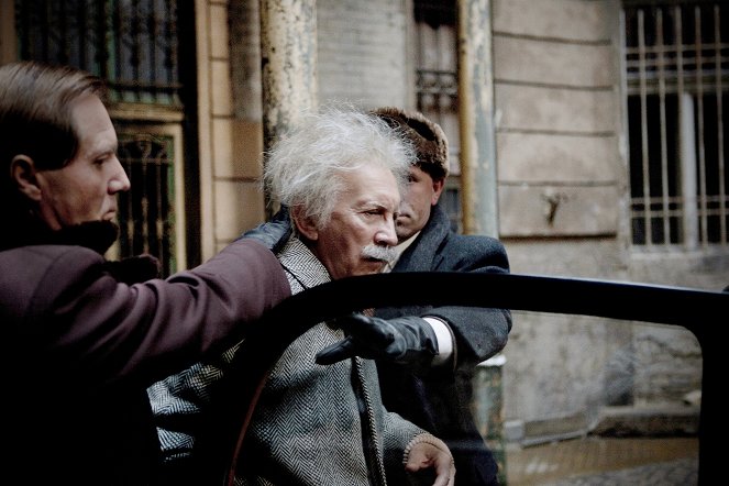 El abuelo que saltó por la ventana y se largó - De la película - David Shackleton