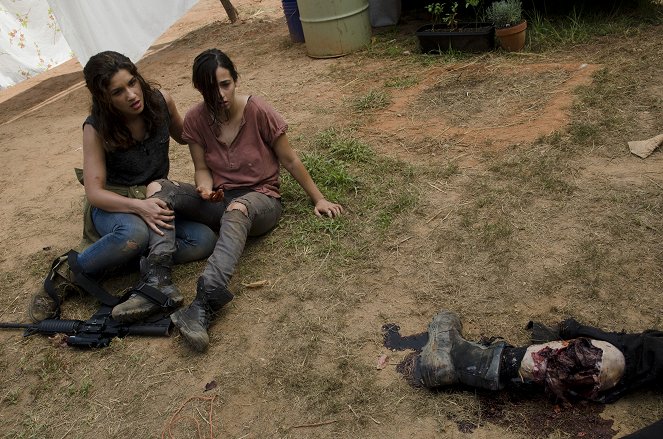 The Walking Dead - Dead Weight - Photos - Juliana Harkavy, Alanna Masterson