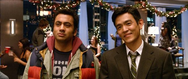 Zahulíme, uvidíme 3: Vianočná jazda - Z filmu - Kal Penn, John Cho