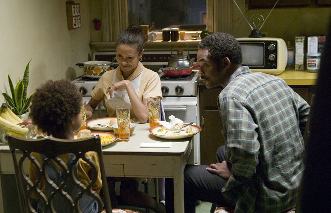 The Pursuit of Happyness - Photos - Thandiwe Newton, Will Smith