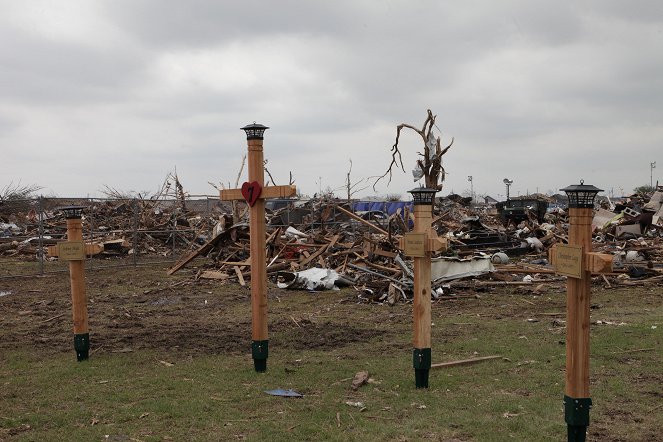 Mile Wide Tornado: Oklahoma Disaster - De la película