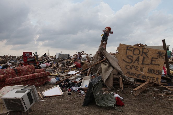 Mile Wide Tornado: Oklahoma Disaster - Photos